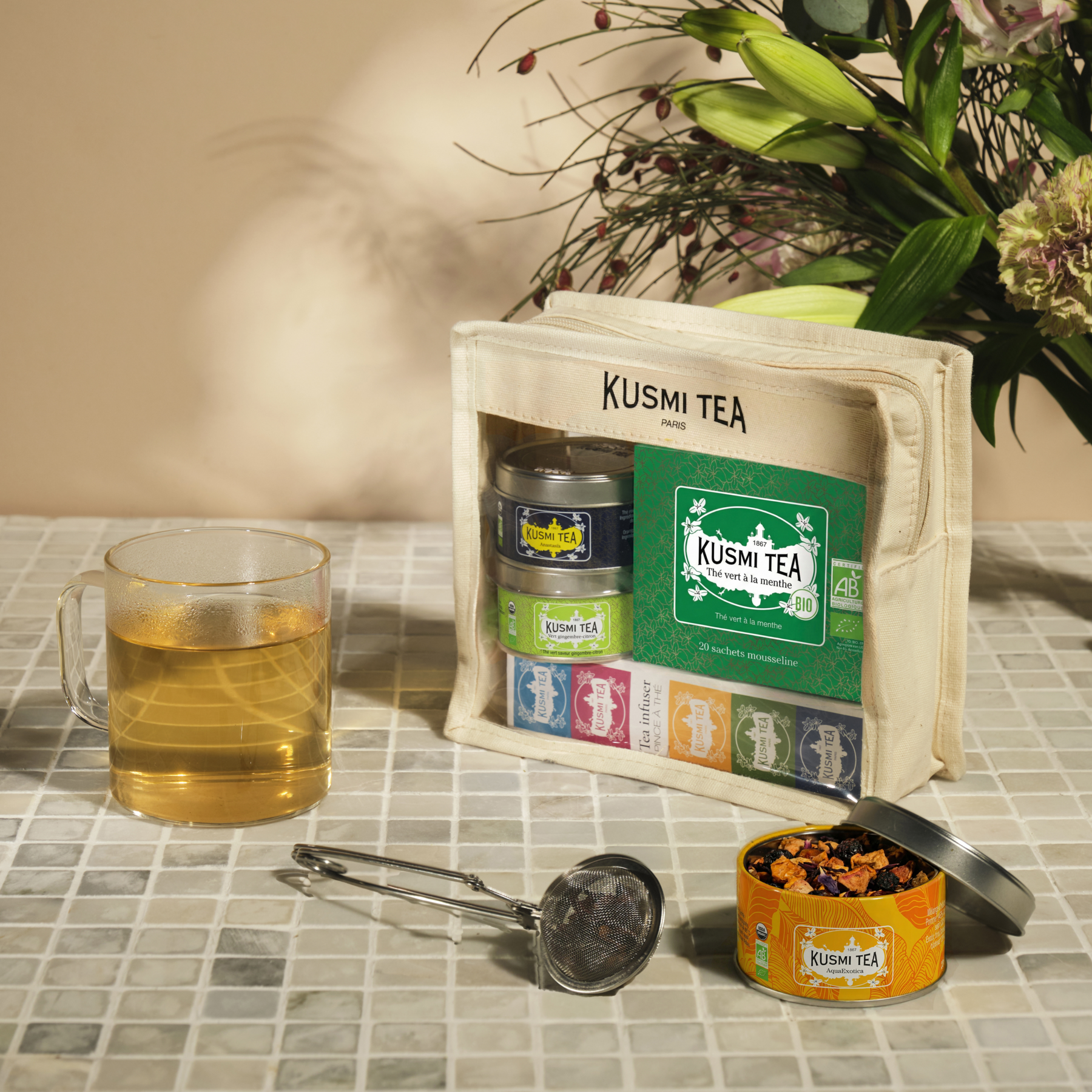 kusmi-tea-trousse-da-viaggio-bio-astuccio-in-cotone-biologico-con-miniature-di-t image 2