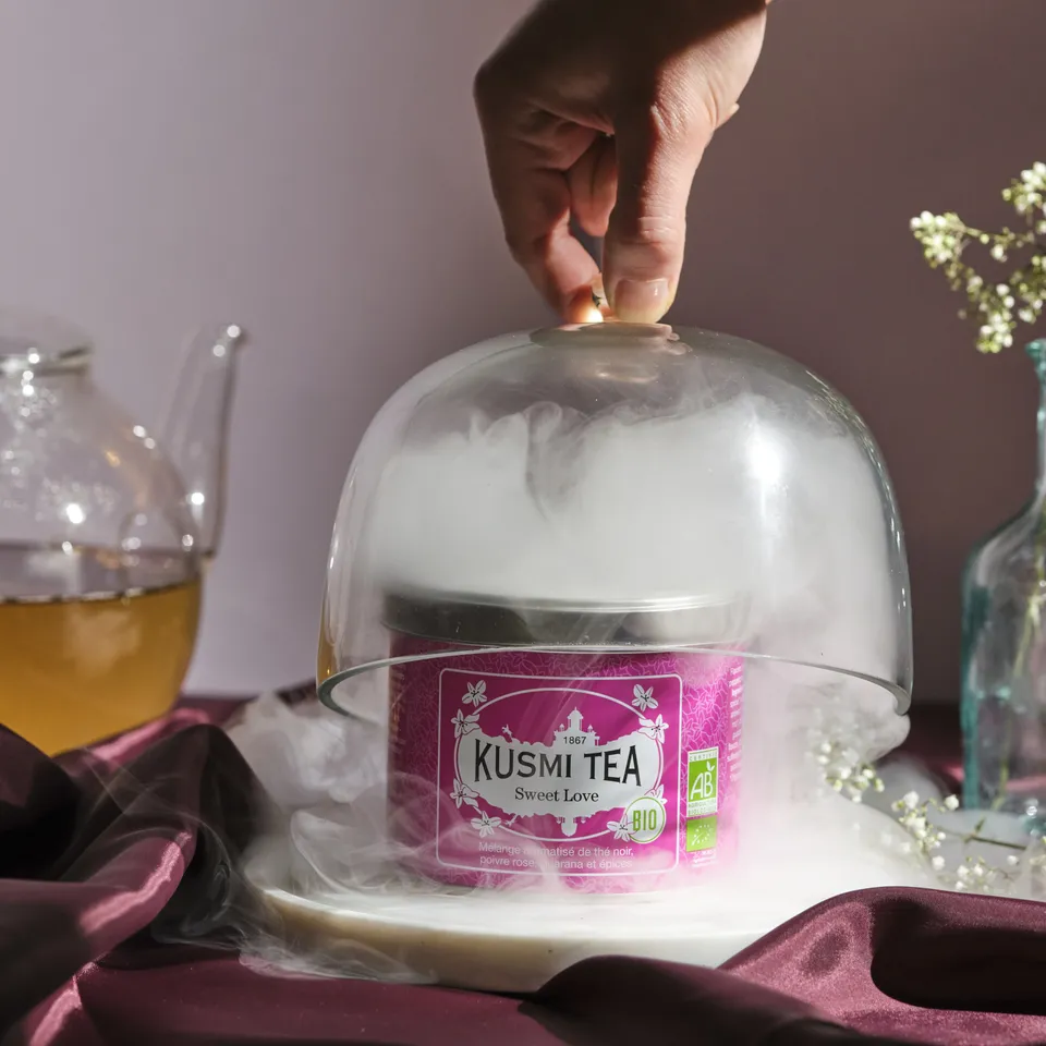 kusmi-tea-sweet-love-bio-t-nero-speziato-in-confezione image 1