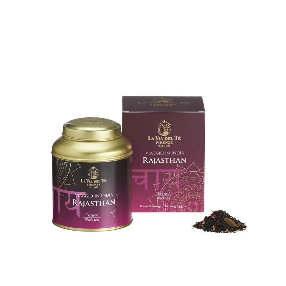 la-via-del-t-rajasthan-t-nero-chai-indiano-speziato-lattina-100-g image 1