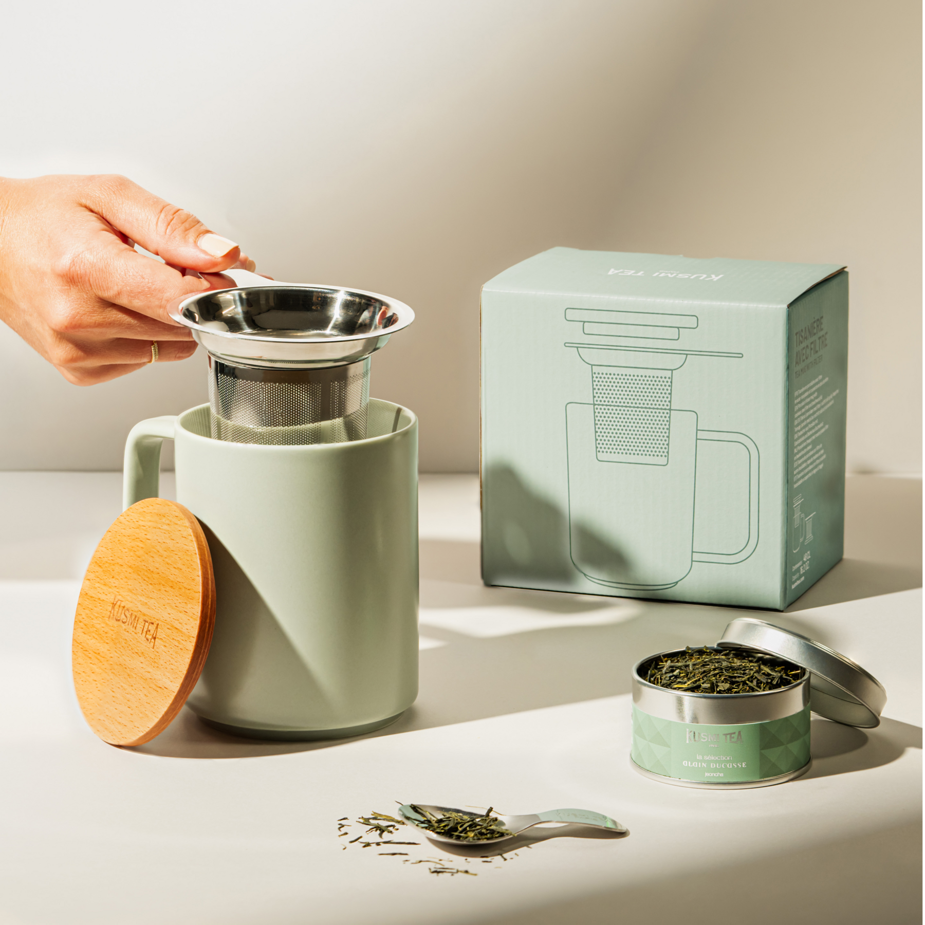 kusmi-tea-tisaniera-in-porcellana-con-filtro-48-cl-coperchio-faggio image 3